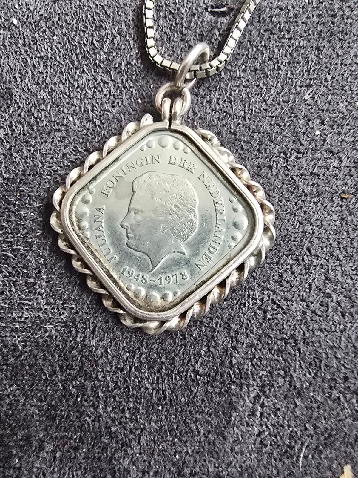 Zilveren ketting met hanger van 5 cent munt Juliana, Met hanger, Gebruikt, Ophalen of Verzenden, Zilver
