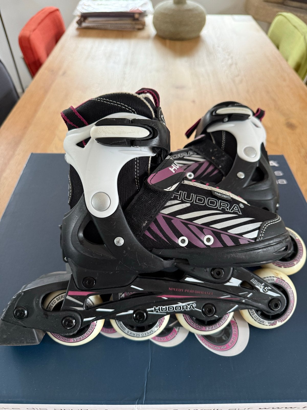 Hudora Inline Skates Mia - Maat 29-32 met K3 bescherming, Verstelbaar, Kinderen, Zo goed als nieuw, Inline skates 4 wielen