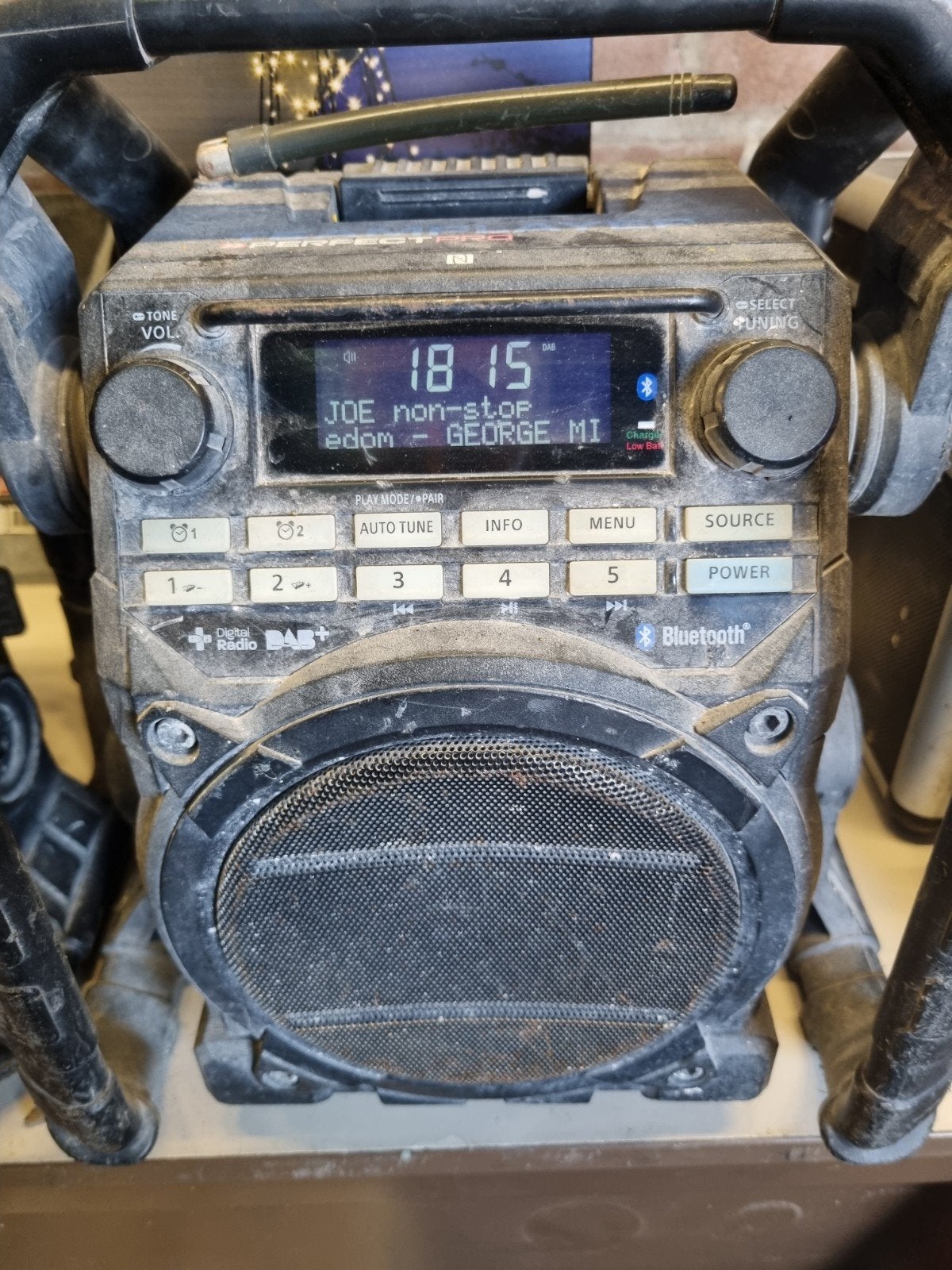 PerfectPro bouwradio met DAB+ en Bluetooth, Ophalen, Gebruikt, Bouwradio