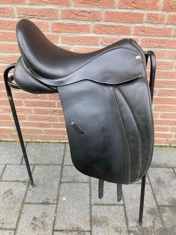 Dressuurzadels 17,5 en 18 inch, L (17.5 inch), Gebruikt, Dressuur, .