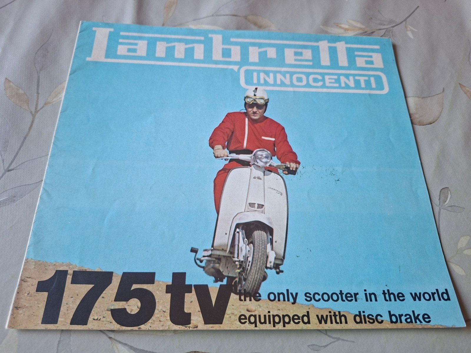 Innocenti Lambretta brochure 1963 - Engels, 8 pagina's, Ophalen of Verzenden, Gelezen, Overige merken, Innocenti
