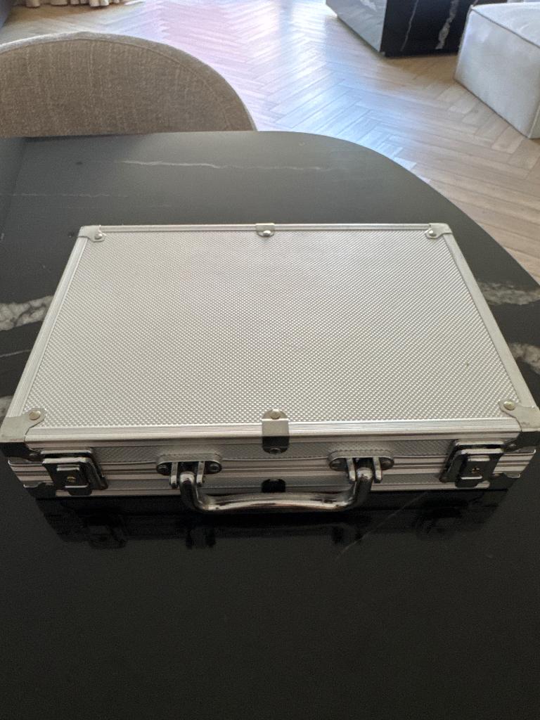 Poker set te koop, Drie of vier spelers, Ophalen of Verzenden, Zo goed als nieuw