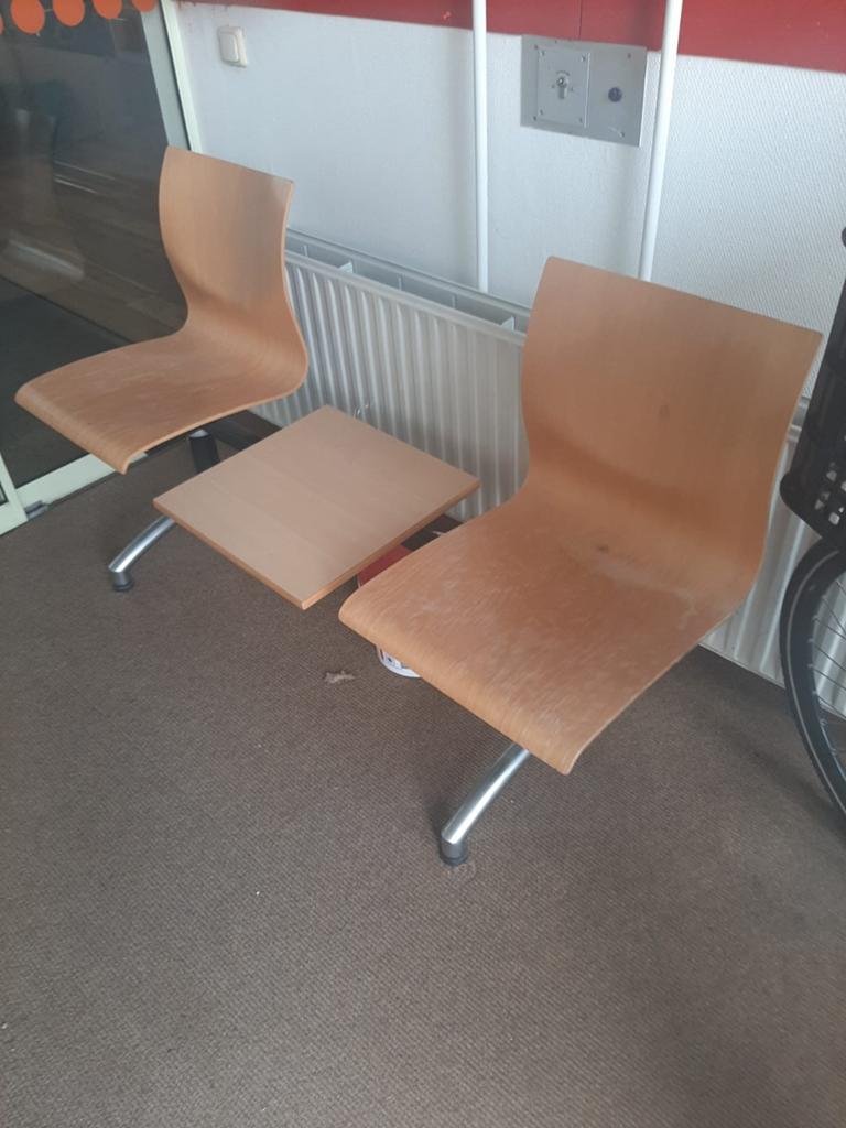 Wachtbankje tête a tête uit Raadhuis Nootdorp, Ophalen, Eén
