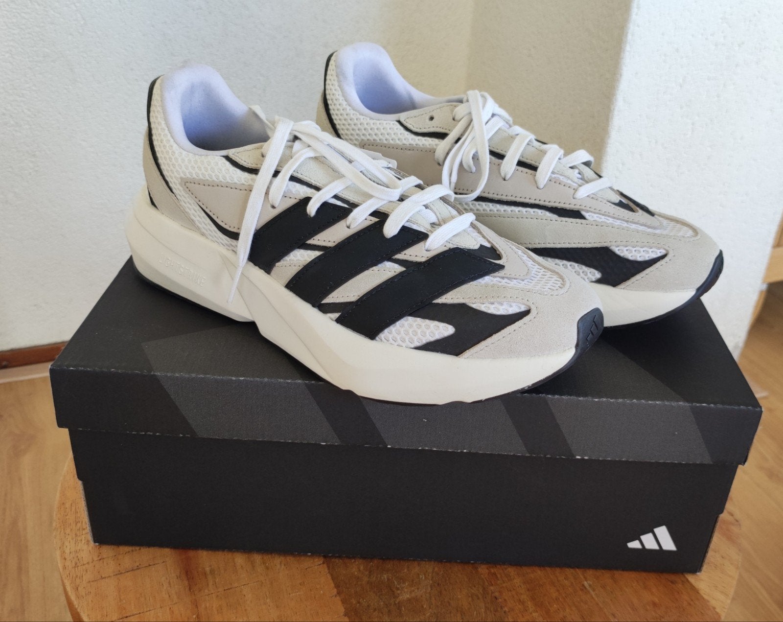 Adidas Lightblaze sneakers NIEUW maat 41 1/3, Ophalen of Verzenden, Nieuw, Adidas