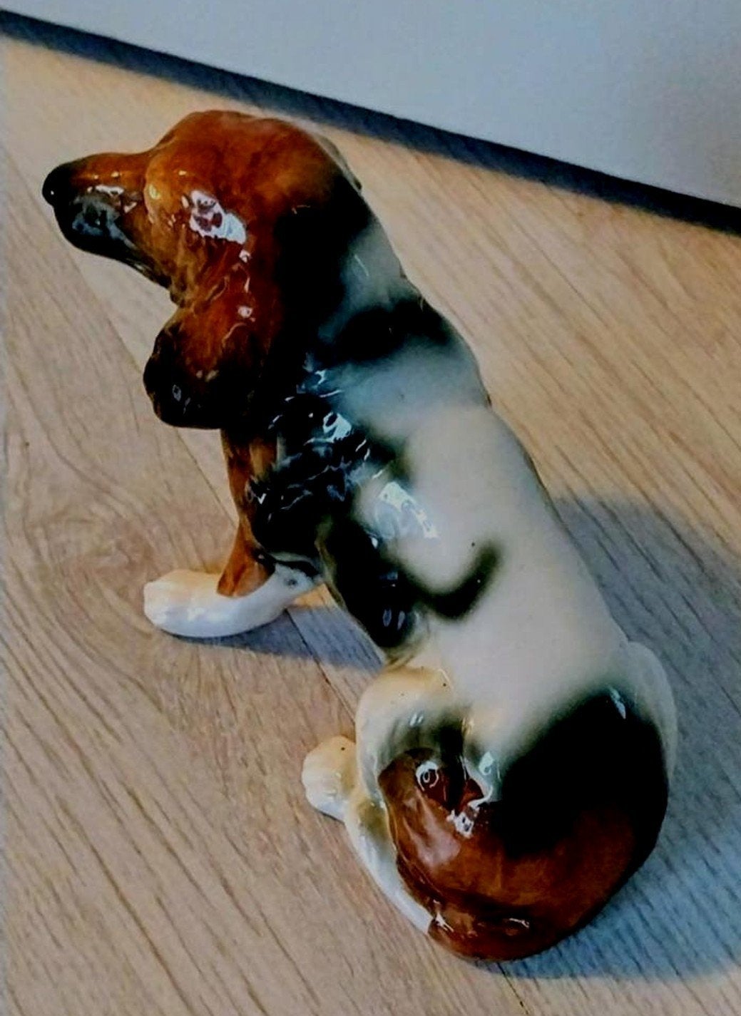 Vintage porseleinen hond beeldje - Basset Hound, Ophalen of Verzenden, Zo goed als nieuw, Hond of Kat, Beeldje of Figuurtje