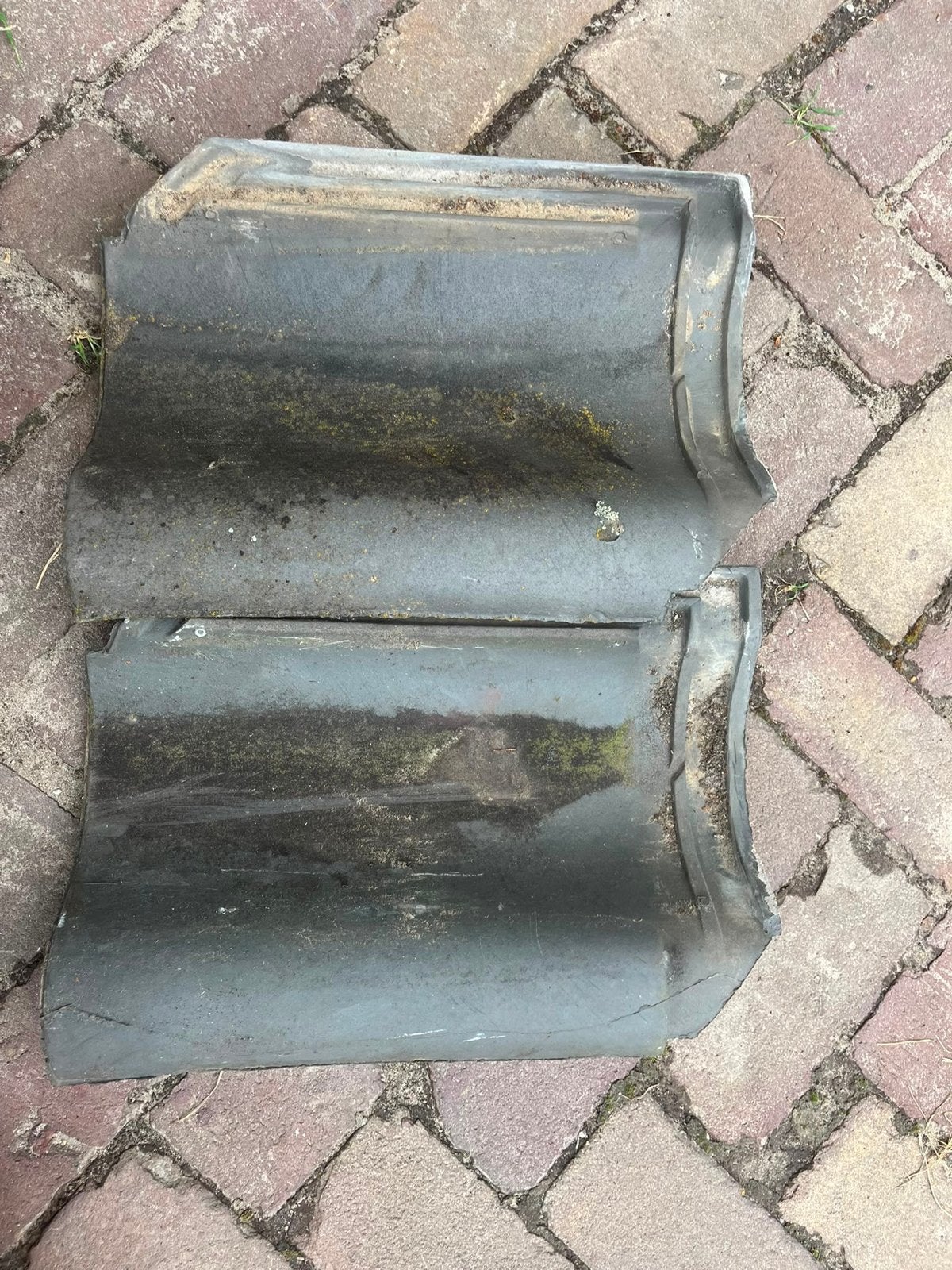 920 stuks OVH grijze dakpannen in nette staat, Doe-het-zelf en Verbouw, Dakpannen en Dakbedekking, Ophalen, Gebruikt, Steen of Klei