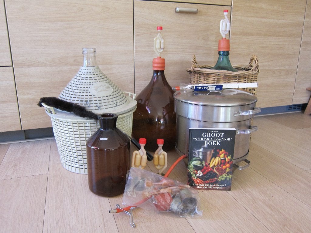 Complete zelf wijn maak set., Ophalen, Gebruikt