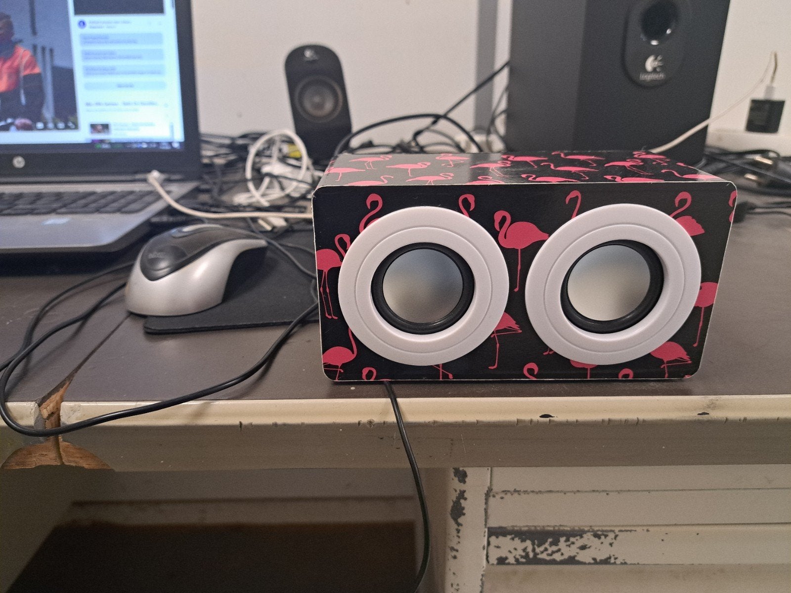 Pulse draagbare speaker met flamingo design, Gebruikt, Draagbare speaker, AUX-ingang, Minder dan 60 watt
