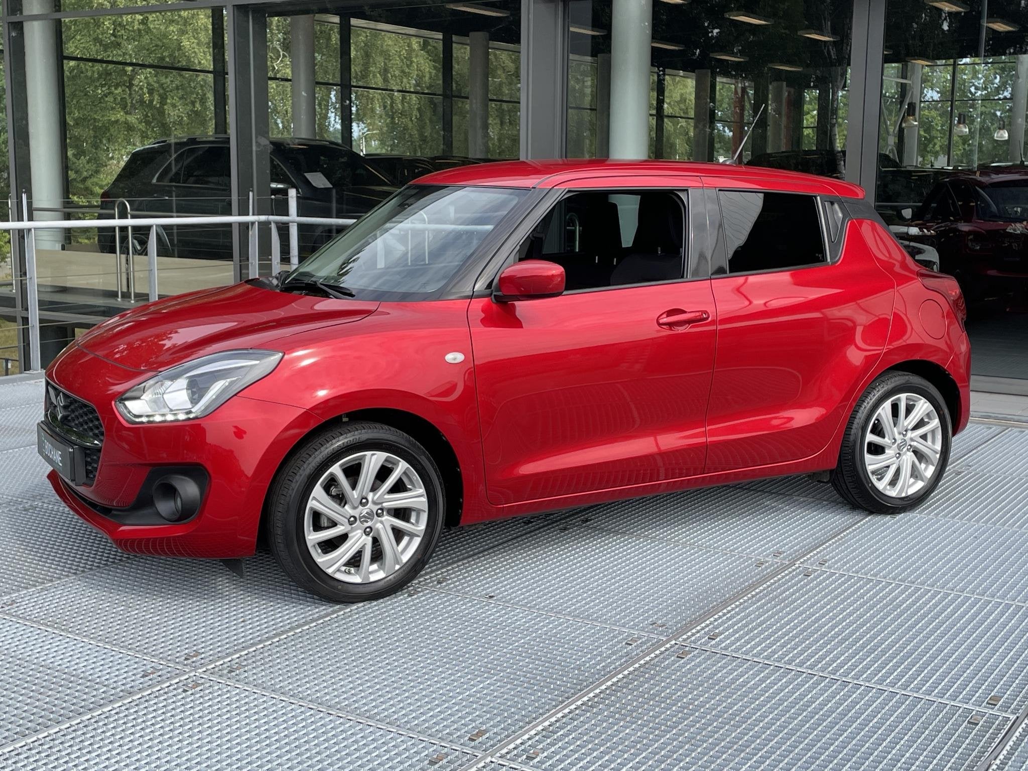 Suzuki Swift 1.2 Select Smart Hybrid 83PK | Navigatie | Acht, Auto's, 83 pk, Stof, Gebruikt, Euro 6