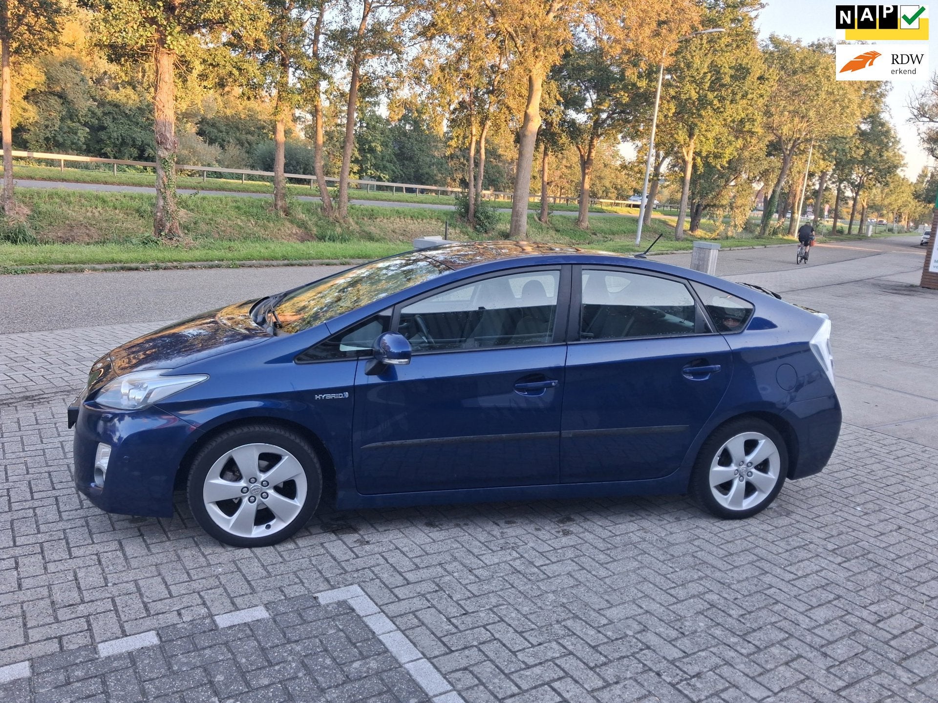 Toyota Prius 1.8 Dynamic ((( weinig km ))), Auto's, 4 cilinders, Blauw, Origineel Nederlands, Bedrijf