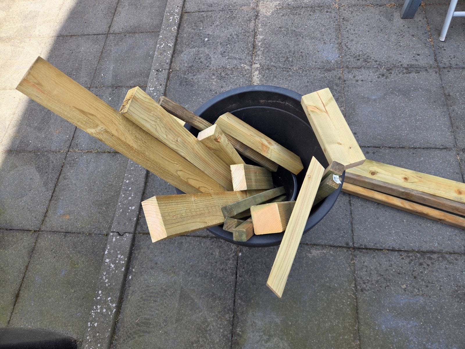 Gratis af te halen geimpregneerd hout, Doe-het-zelf en Verbouw, Hout en Planken, Gebruikt, 50 mm of meer, Balk, Ophalen