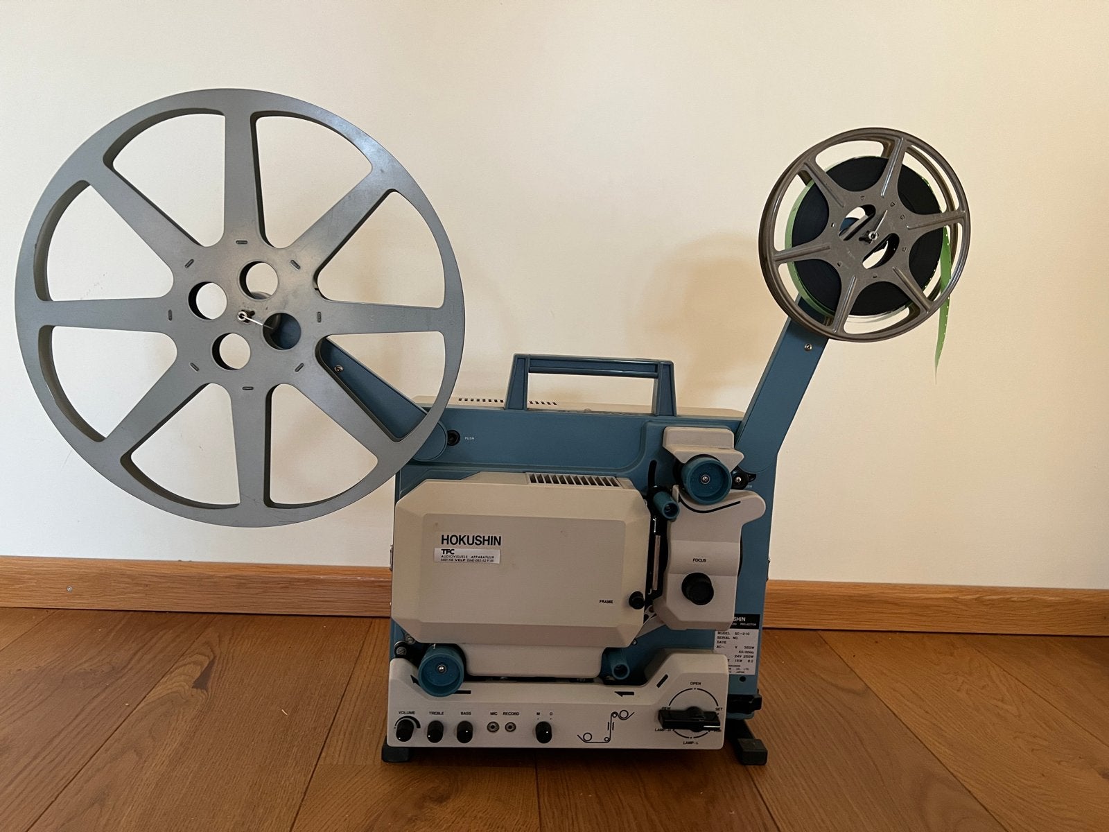Hokushin SC-210M 16mm filmprojector met geluid, Ophalen, Projector
