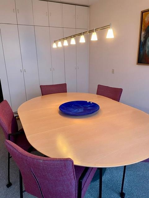 Leolux eetkamertafel Trias, Huis en Inrichting, Tafels | Eettafels, Gebruikt, 100 tot 150 cm, Vijf personen of meer, 150 tot 200 cm