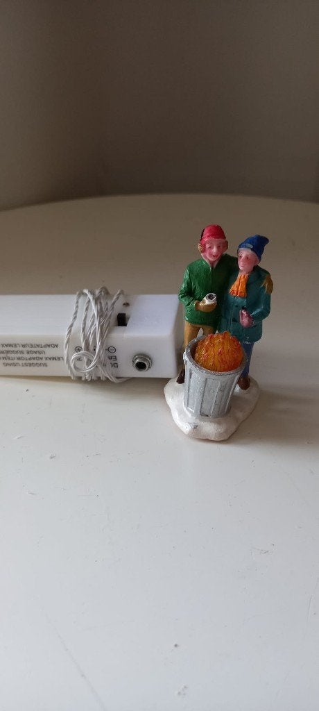 Lemax figuren met vuurkorf, Diversen, Ophalen of Verzenden, Gebruikt