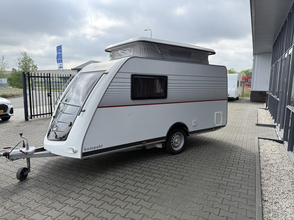 Kip Kompakt 37 TCB 2 Aparte bedden 200cm + Mover Bovag 2026, Schokbreker, Kip, Tot en met 2, Bedrijf