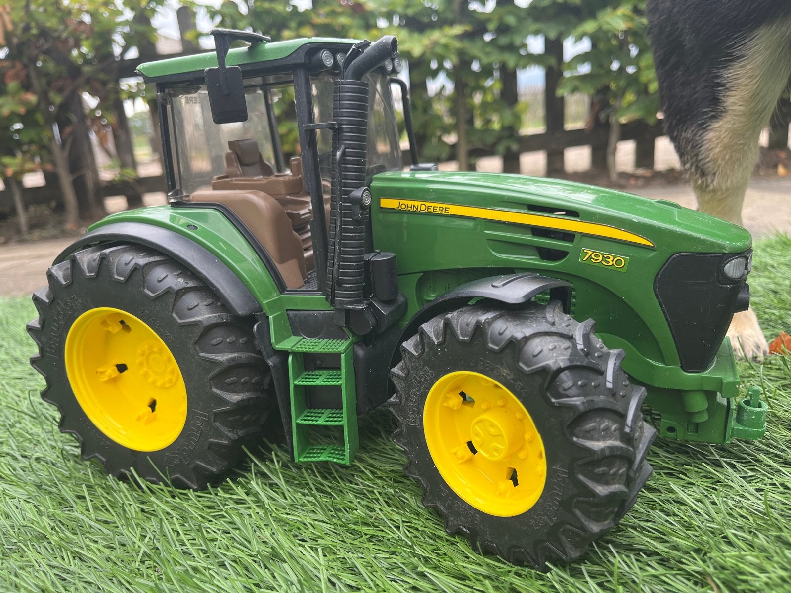 Bruder John Deere 7930 tractor (mist deuren), Kinderen en Baby's, Speelgoed | Speelgoedvoertuigen, Ophalen of Verzenden, Gebruikt