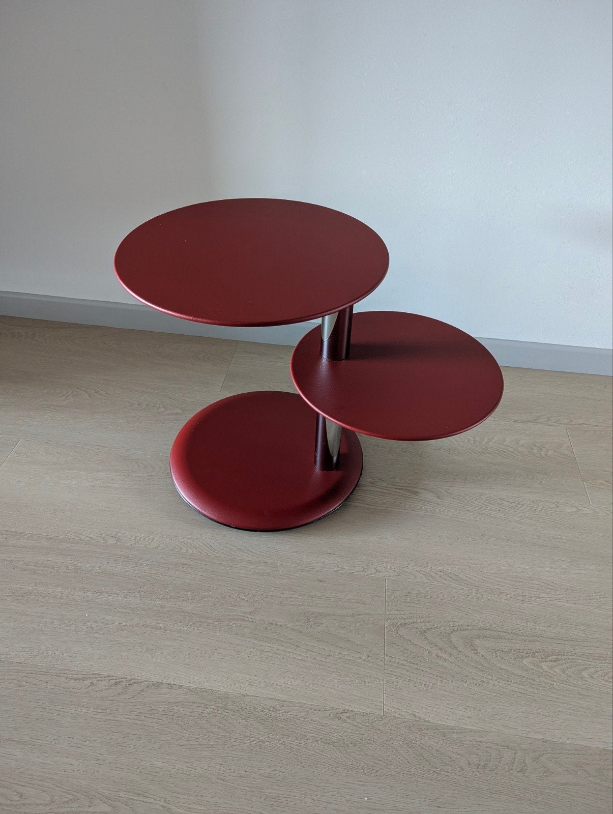 Vintage Leolux Cyclo Bijzettafel –Jan Armgardt  Bordeauxrood, Ophalen, Rond