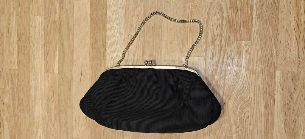 Vintage zwarte avondtas / clutch met arm  ketting, Sieraden, Tassen en Uiterlijk, Tassen | Damestassen, Ophalen of Verzenden