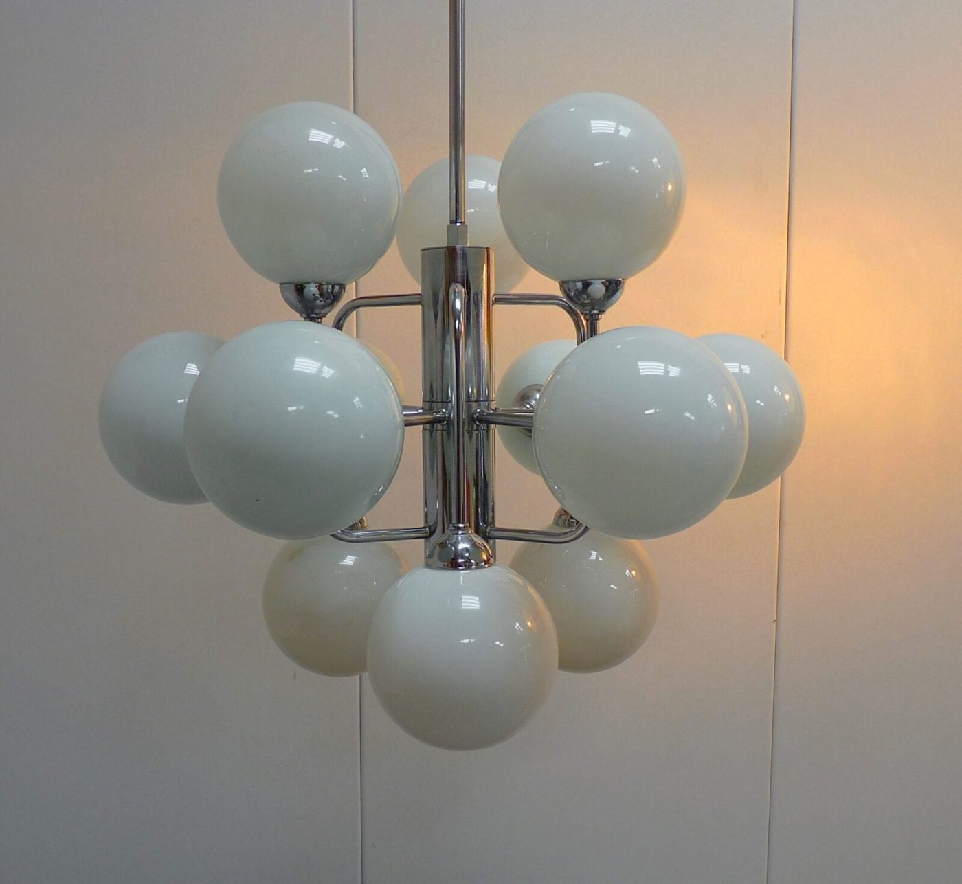 Grote hanglamp met 12 bollen, Huis en Inrichting, Lampen | Kroonluchters, Ophalen, Gebruikt, Glas