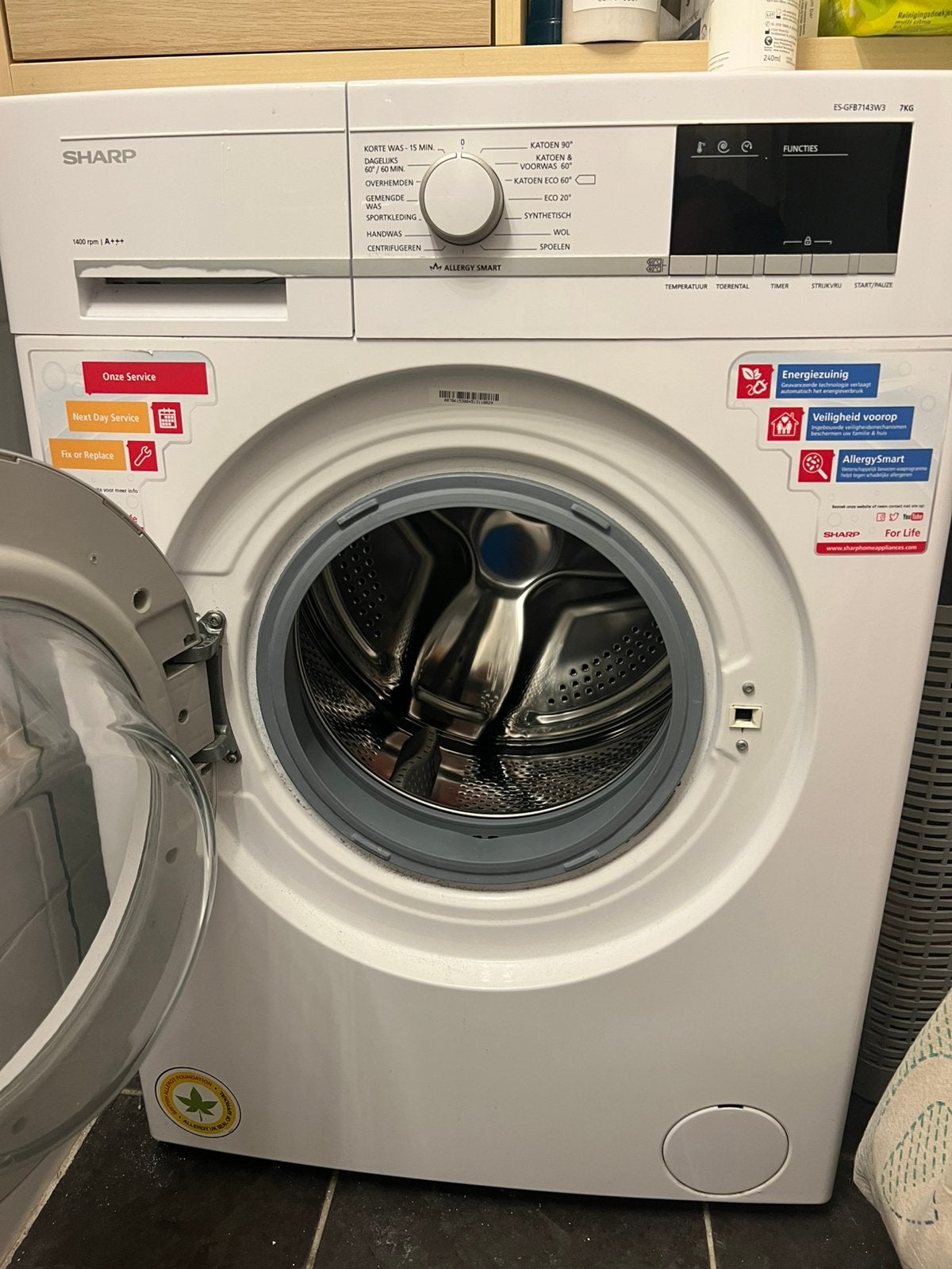 Sharp frontloader washing machine 7kg, Ophalen, Minder dan 85 cm, Zo goed als nieuw, 1200 tot 1600 toeren
