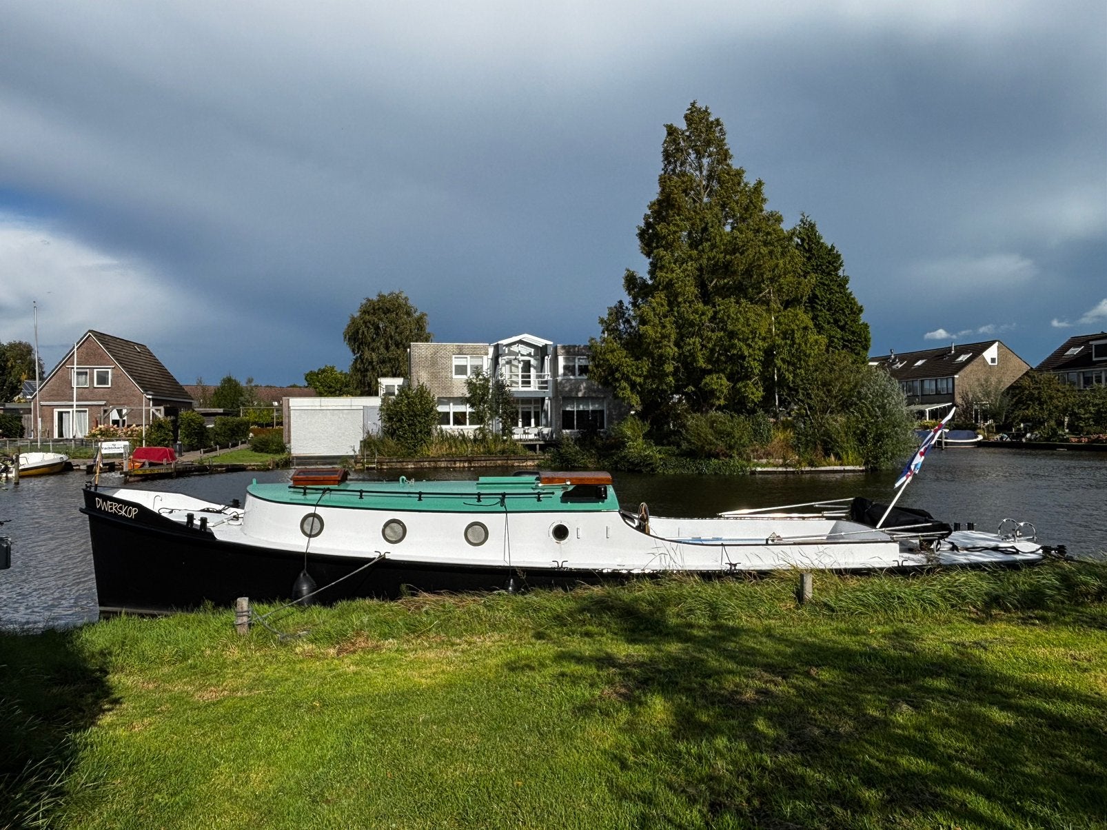 Barkas Hamburger ex directieschip, Watersport en Boten, Diesel, Zo goed als nieuw, 110 pk, 12 m