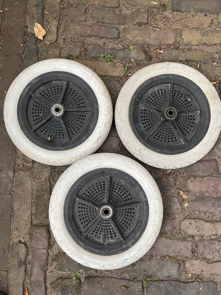 Gratis onderdelen wiel as zadelhoes Wishbone bike, Ophalen of Verzenden, Gebruikt, Loopfiets