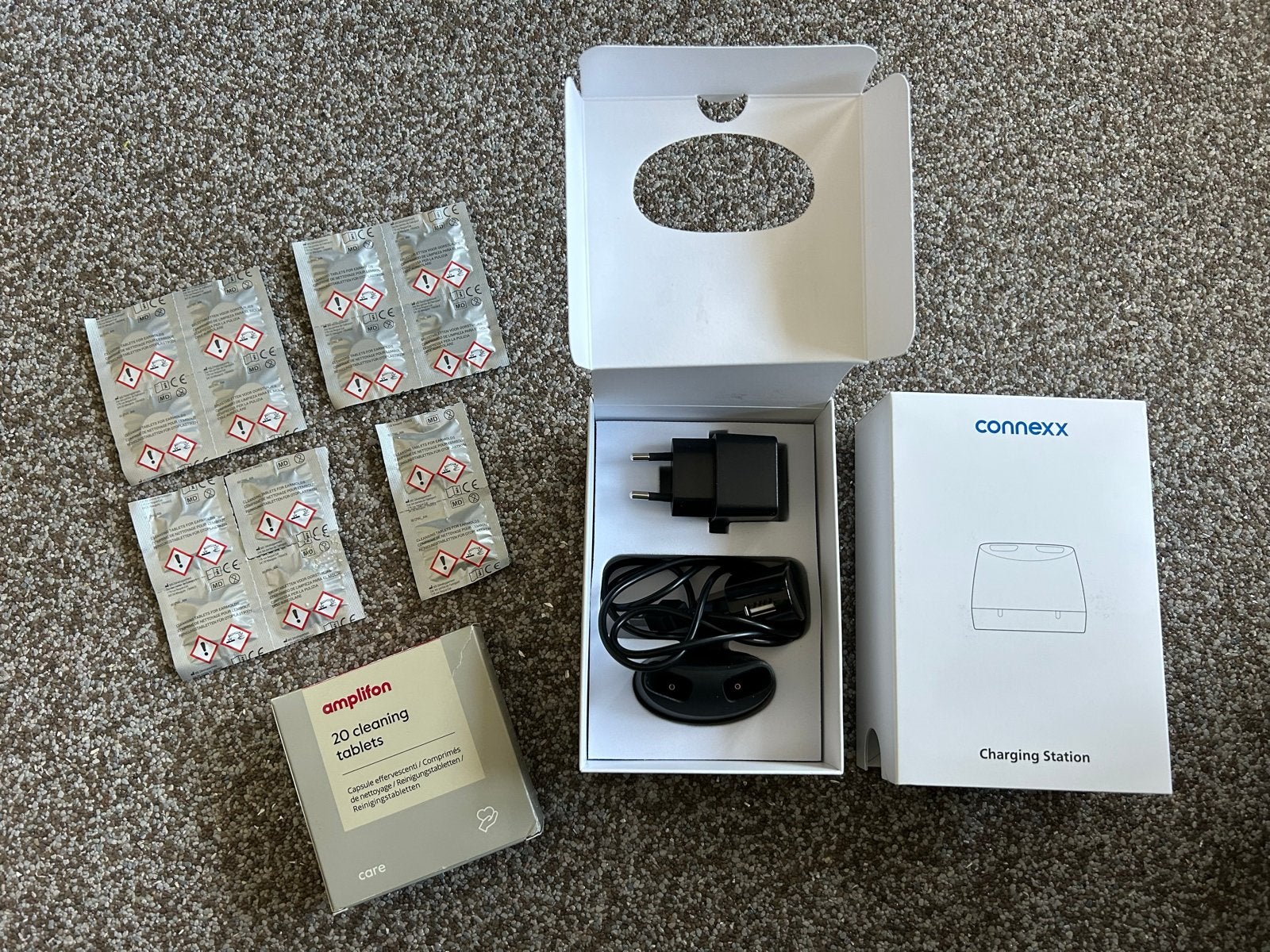 Connexx Oplaadstation met Amplifon Reinigingstabletten, Ophalen of Verzenden, Zo goed als nieuw