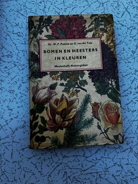 Bomen en heesters in kleuren, Boeken, Natuur, Gelezen, Bloemen, Planten en Bomen, W.P. Postma en G. van der Tuin, Ophalen of Verzenden