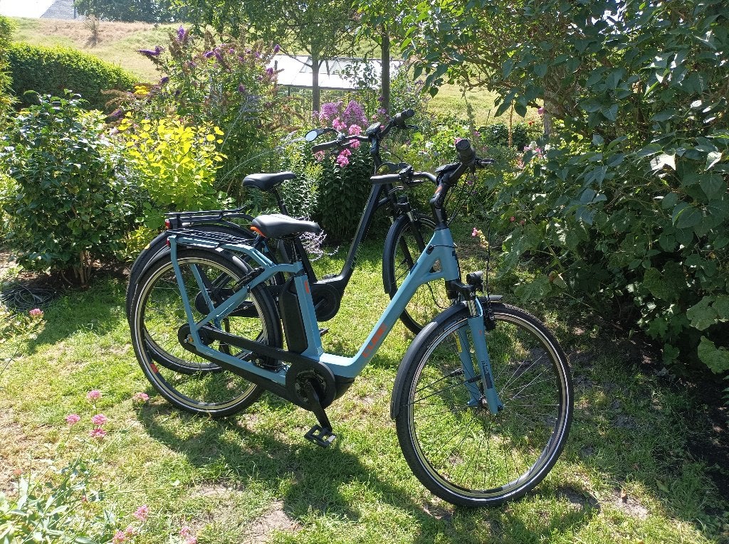 2x Cube elektrische fiets met maar 400 km, Velgrem, Versnellingen, 56 cm of meer, Zo goed als nieuw