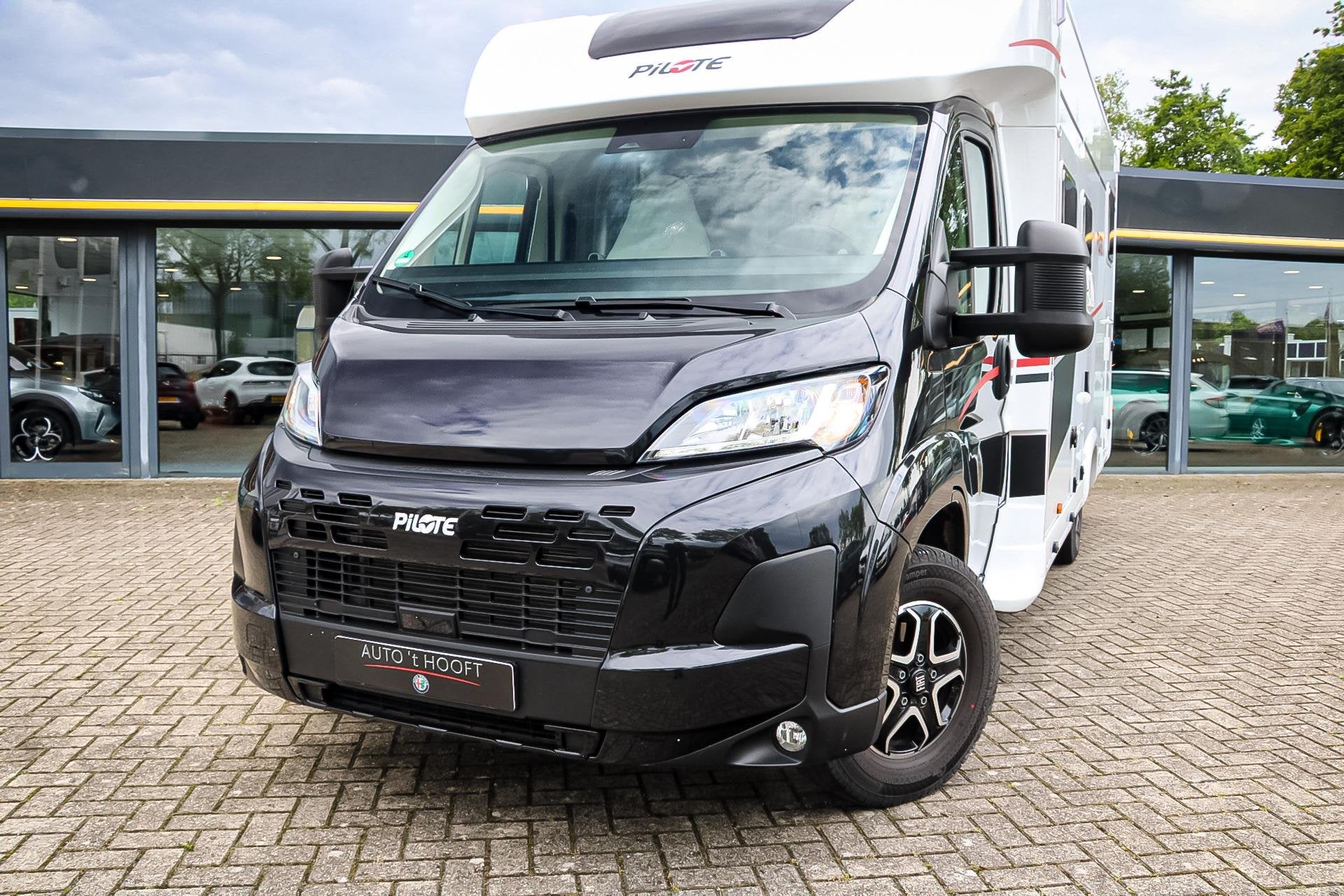 Pilote P720FGJ SELECTION NIEUWSTAAT / AUTOMAAT / ZONNEP / CA, Automaat, Pilote, Bedrijf, Diesel