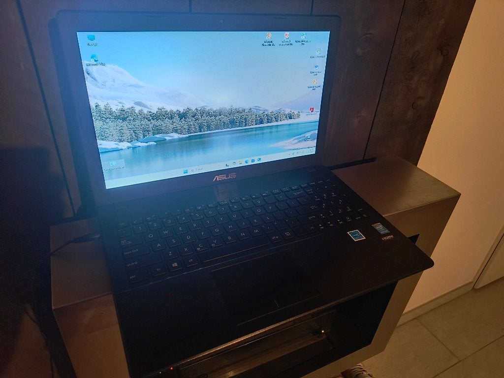 Asus laptop - Windows 11 - 1TB - 4GB + tas, Gebruikt, HDD, 2 tot 3 Ghz, ASUS