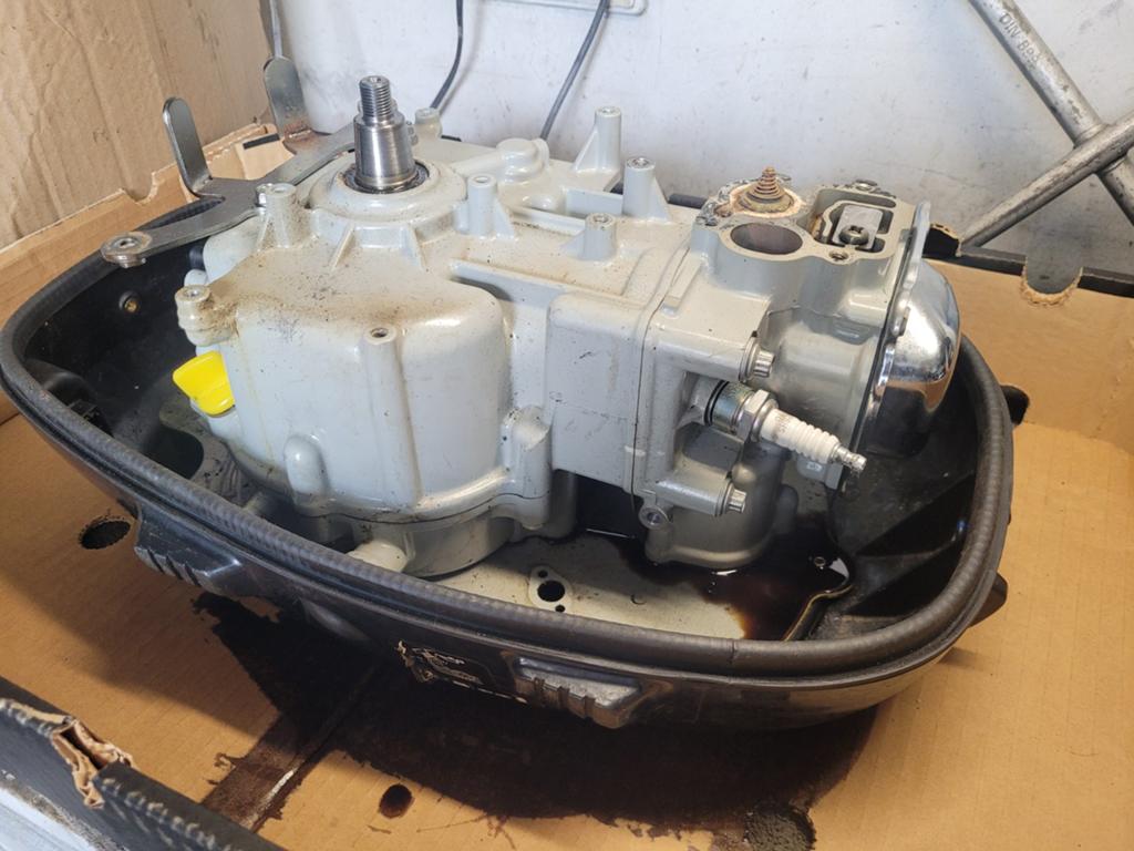 Kaal motorblok suzuki vastloper, Watersport en Boten, Ophalen, Gebruikt, Motor en Techniek