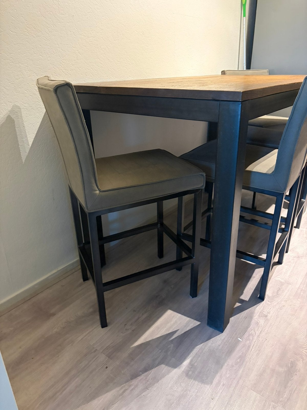 Mooie mango houten tafel incl stoellen 300,-, Ophalen of Verzenden, Zo goed als nieuw