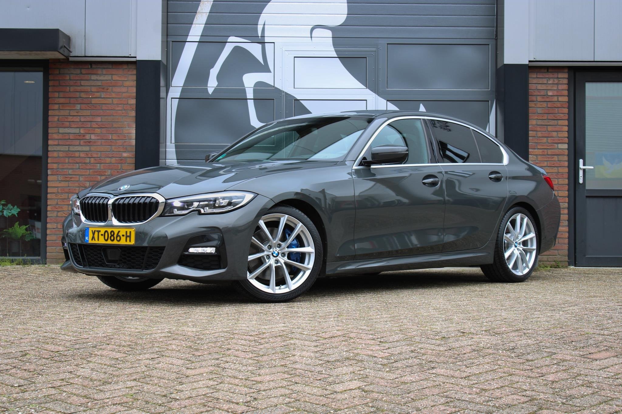 BMW 3-serie 330i High Executive Edition M-sport / Dravit Gra, Automaat, 1998 cc, Achterwielaandrijving, Gebruikt