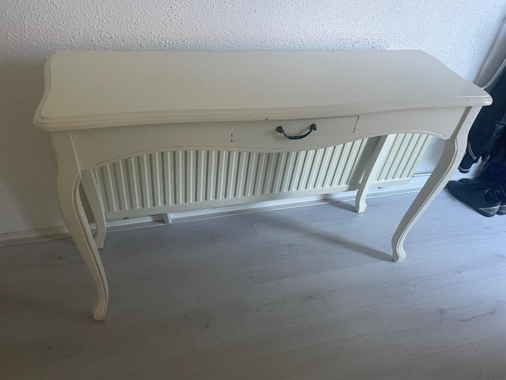 Brocante Sidetable gebroken wit met Gebogen Poten, Huis en Inrichting, Tafels | Sidetables, Gebruikt, 25 tot 50 cm, 100 tot 150 cm