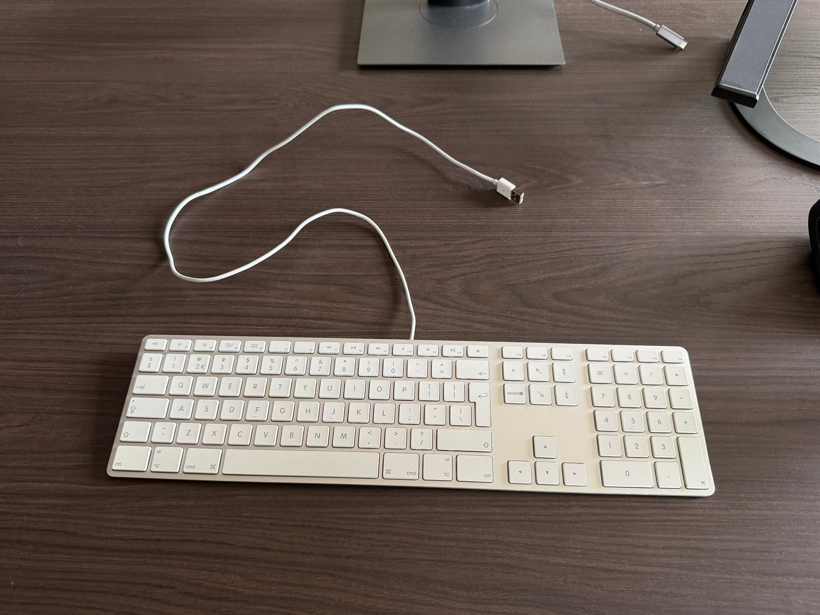 Origineel Apple bedraad keyboard, Ophalen, Zo goed als nieuw, Multimediatoetsen, Qwerty