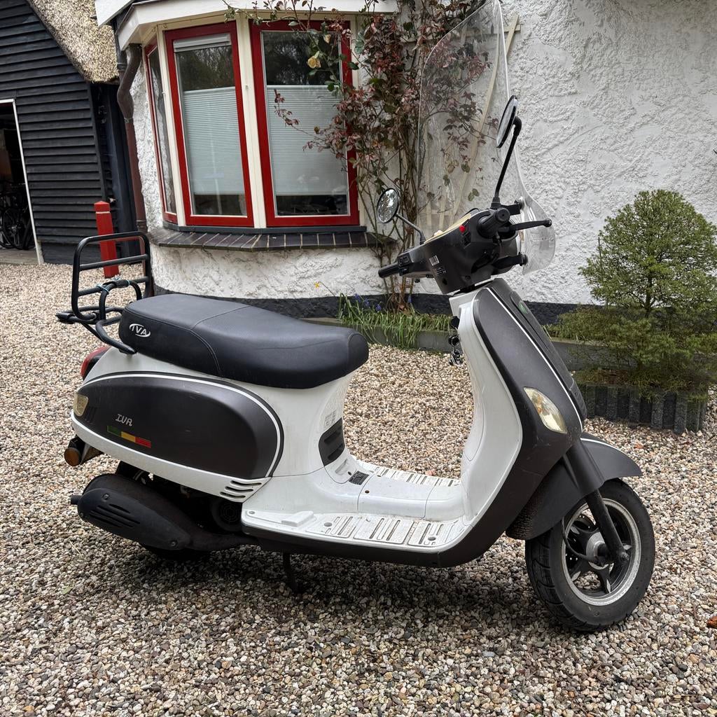 Iva Lux 50 scooter, Fietsen en Brommers, Snorfietsen en Snorscooters, Gebruikt, Benzine, Ophalen, Overige merken