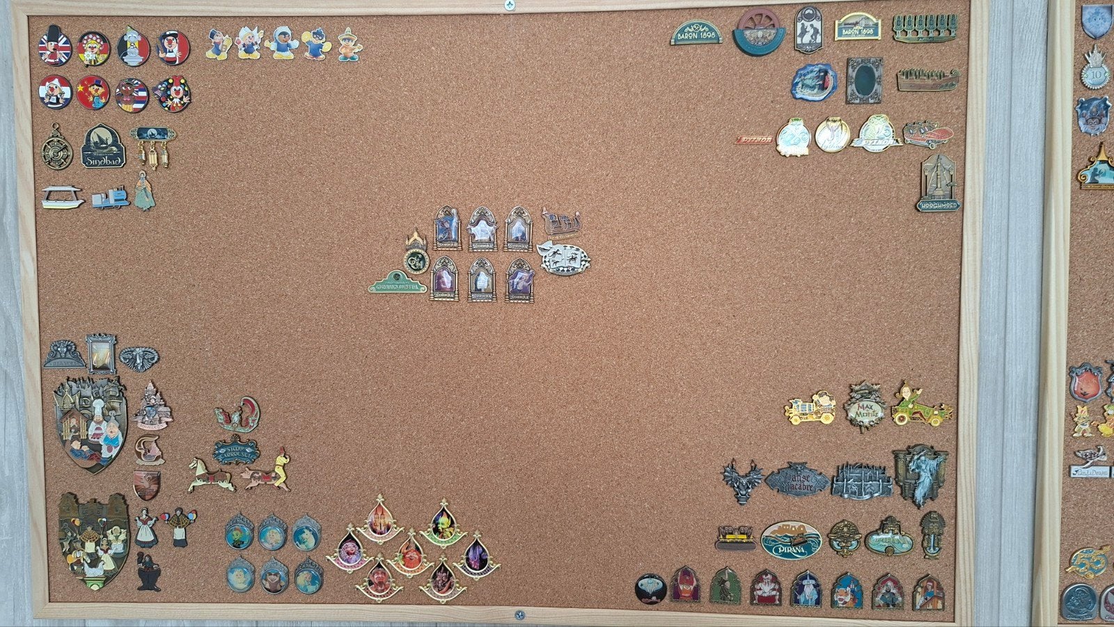 Gezocht: Efteling Pins, Verzamelen, Ophalen of Verzenden, Button of Speldje