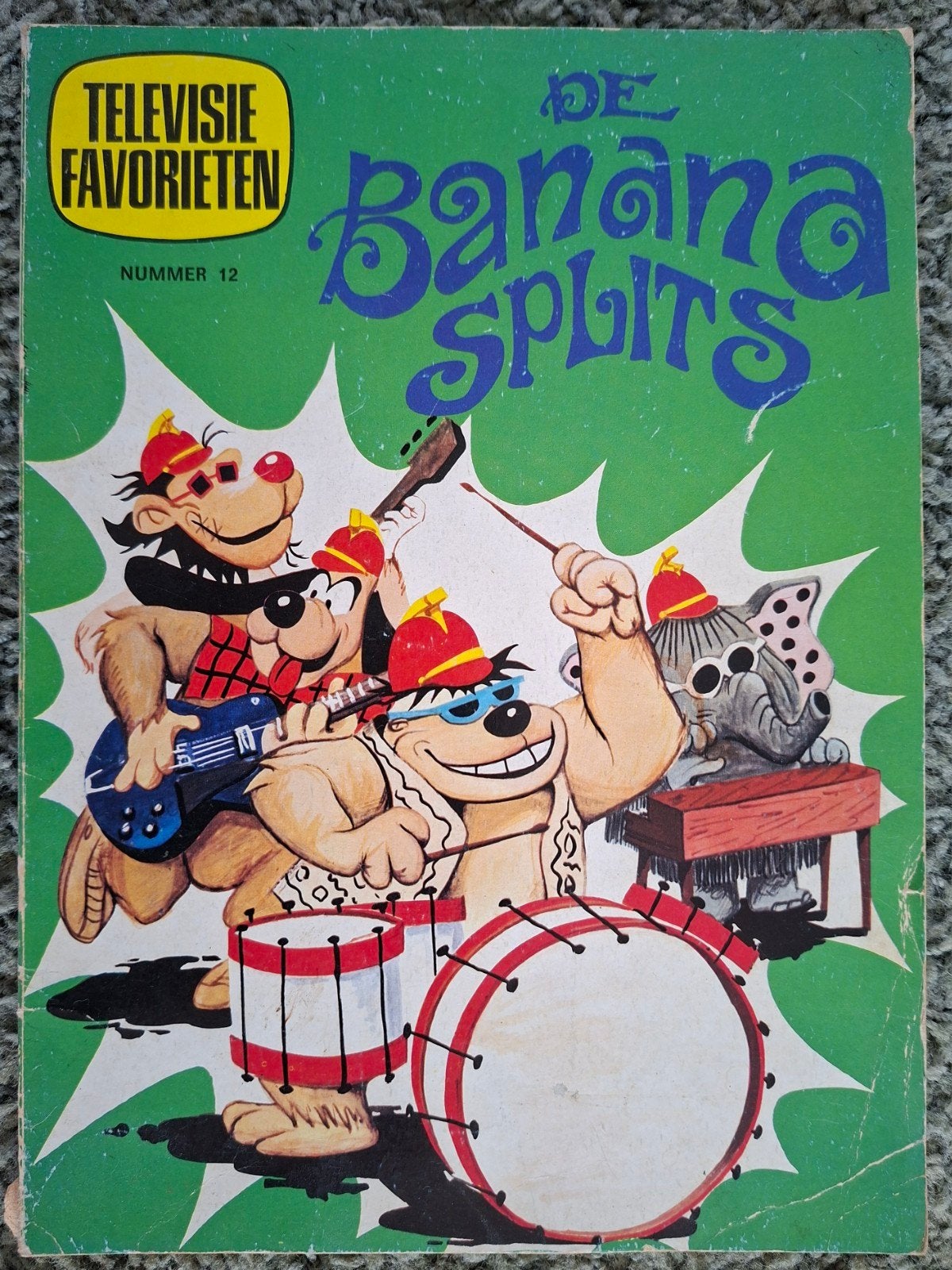 TELEVISIE FAVORIETEN #12. DE BANANA SPLITS. 1970., Eén stripboek, Ophalen of Verzenden, Gelezen