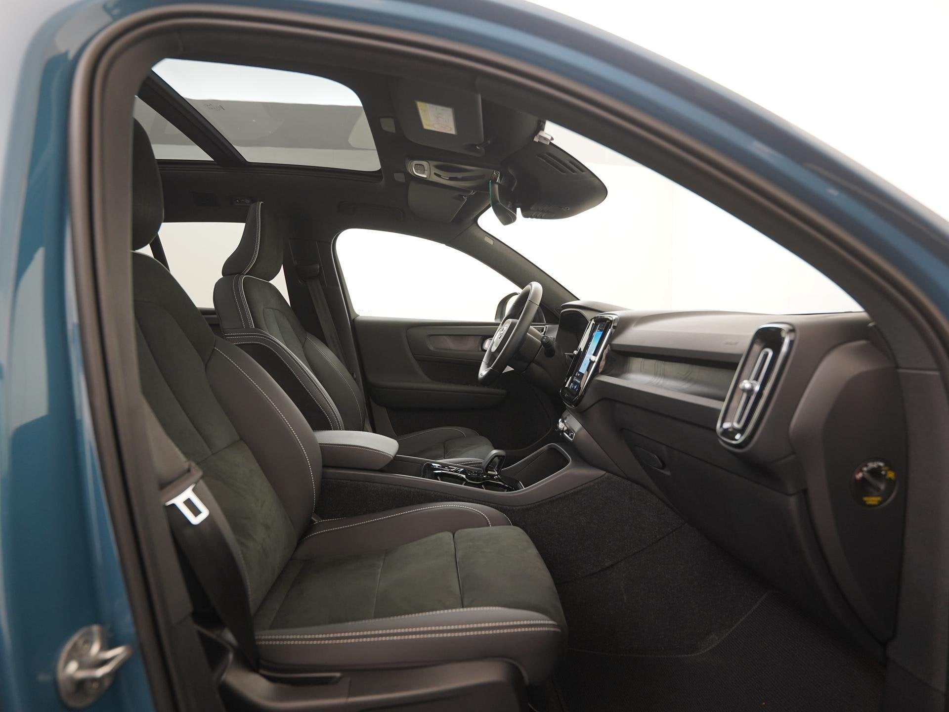 Volvo XC40 1.5 T5 Plug-in hybrid Ultimate Dark | Panoramadak, Auto's, Euro 6, 1712 kg, Blauw, Leder en Stof