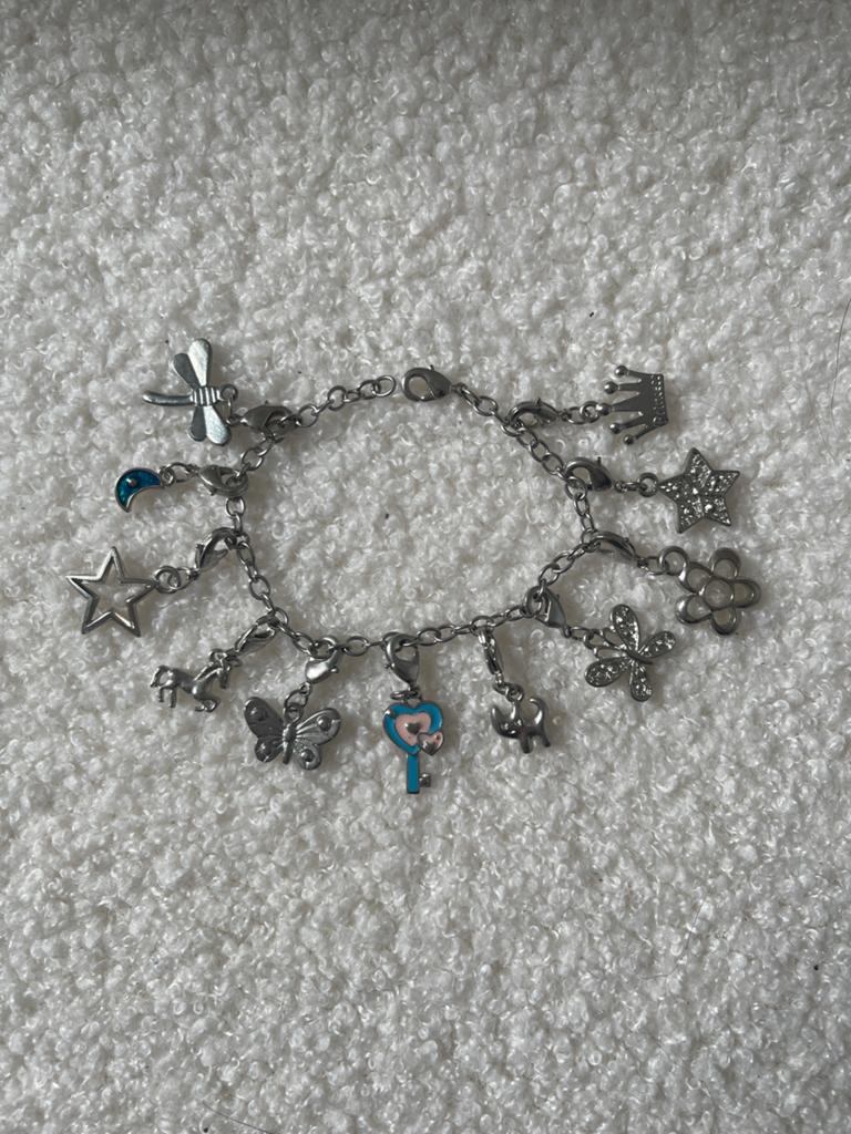 Armband met bedels, Sieraden, Tassen en Uiterlijk, Armbanden, Overige materialen, Ophalen of Verzenden, Zo goed als nieuw, Met bedels of kralen