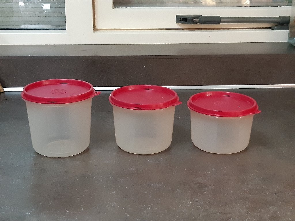 Tupperware voorraad kommen trio set rood uitmuntend, Huis en Inrichting, Keuken | Tupperware, Ophalen of Verzenden, Nieuw, Rood