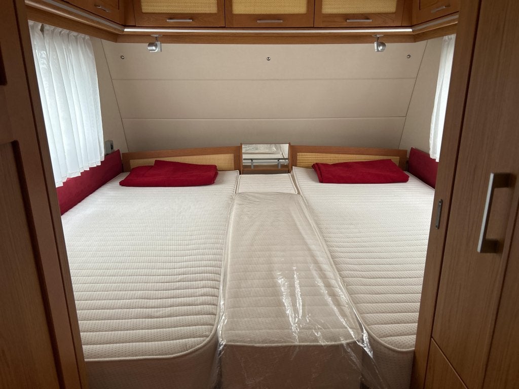 KNAUS 530 TL AZUR 2011 VOORTENT, ENKELE BEDDEN, Caravans en Kamperen, Rondzit, Bedrijf, Schokbreker, Knaus