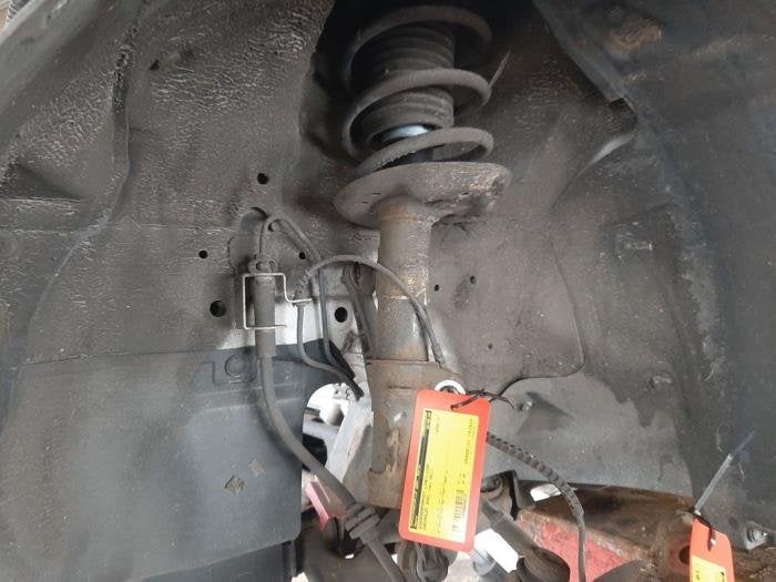 Schokdemperpoot links-voor van een Chevrolet Aveo, Gebruikt, -, Ophalen of Verzenden, -