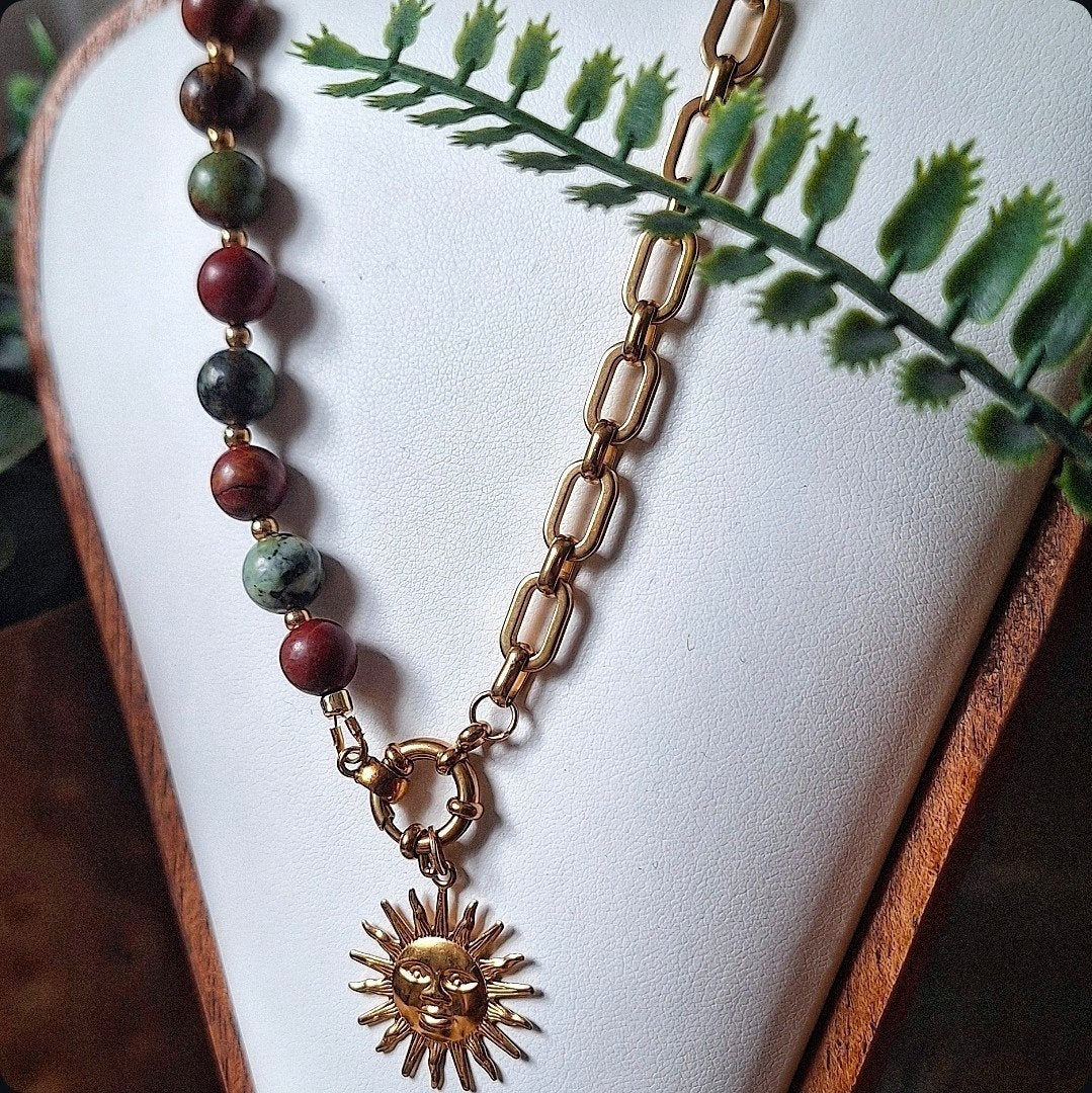 Natuurstenen ketting met rvs sluiting en gouden hanger, Ophalen of Verzenden