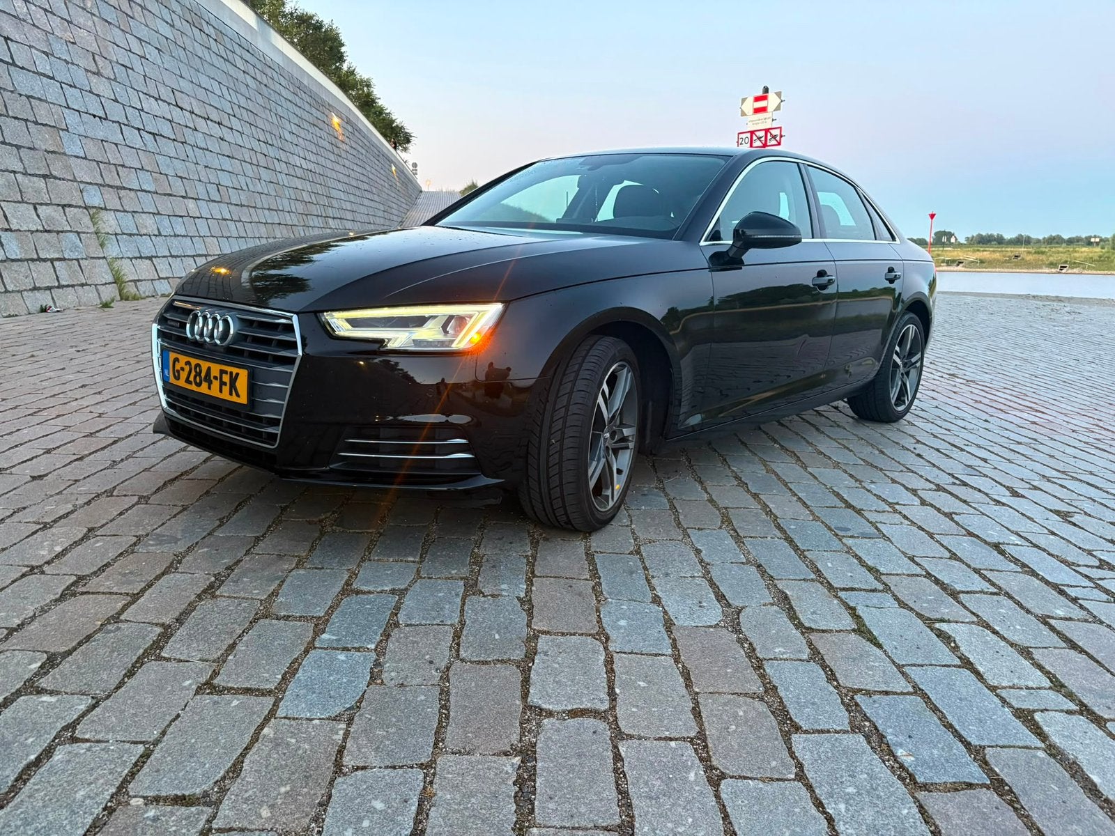 Audi A4 2.0 tfsi 252pk Quattro, 251 pk, 1984 cc, Zwart, 75 €/maand