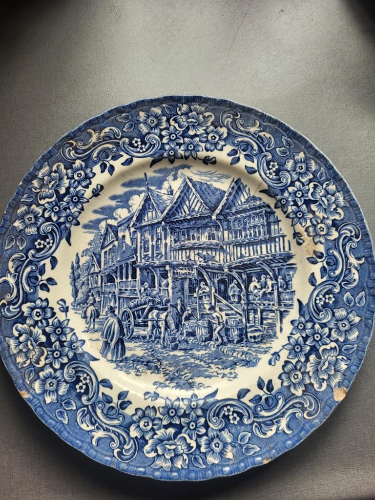 Oud Engels bord - Royal Tudor Ware - 17e-eeuws tafereel, Antiek en Kunst, Antiek | Servies los, Ophalen of Verzenden