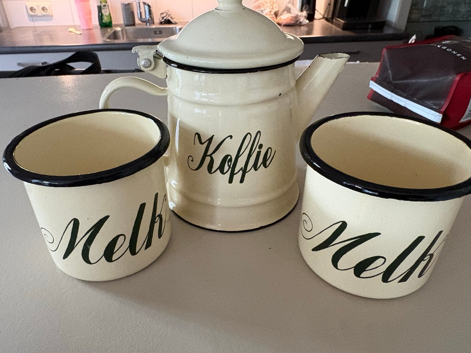 Vintage emaille koffie- en melkset, Ophalen