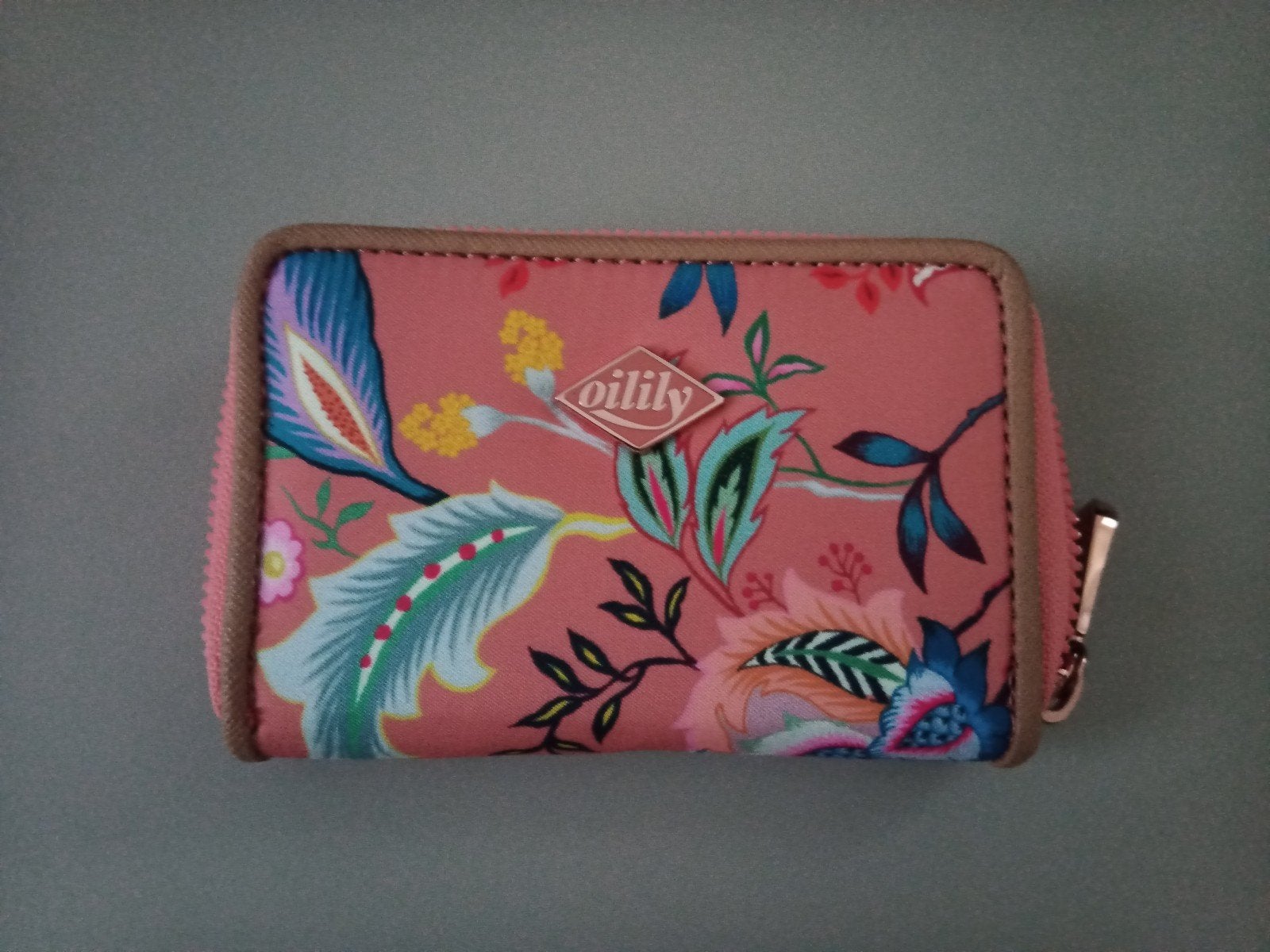 Compacte Oilily Portemonnee – Roze met Camelia Bloemenprint, Sieraden, Tassen en Uiterlijk, Portemonnees, Ophalen of Verzenden