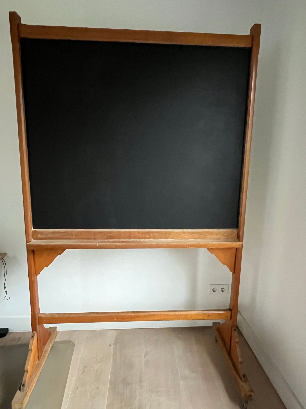 Antiek dubbelzijdig verrijdbaar schoolbord, Ophalen, Gebruikt, Krijtbord